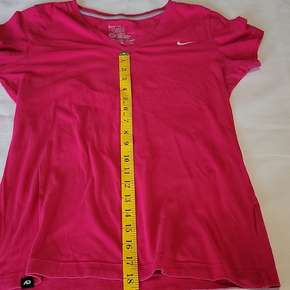 Nike embroidered logo pink v neck size medium - Picture 4 of 7